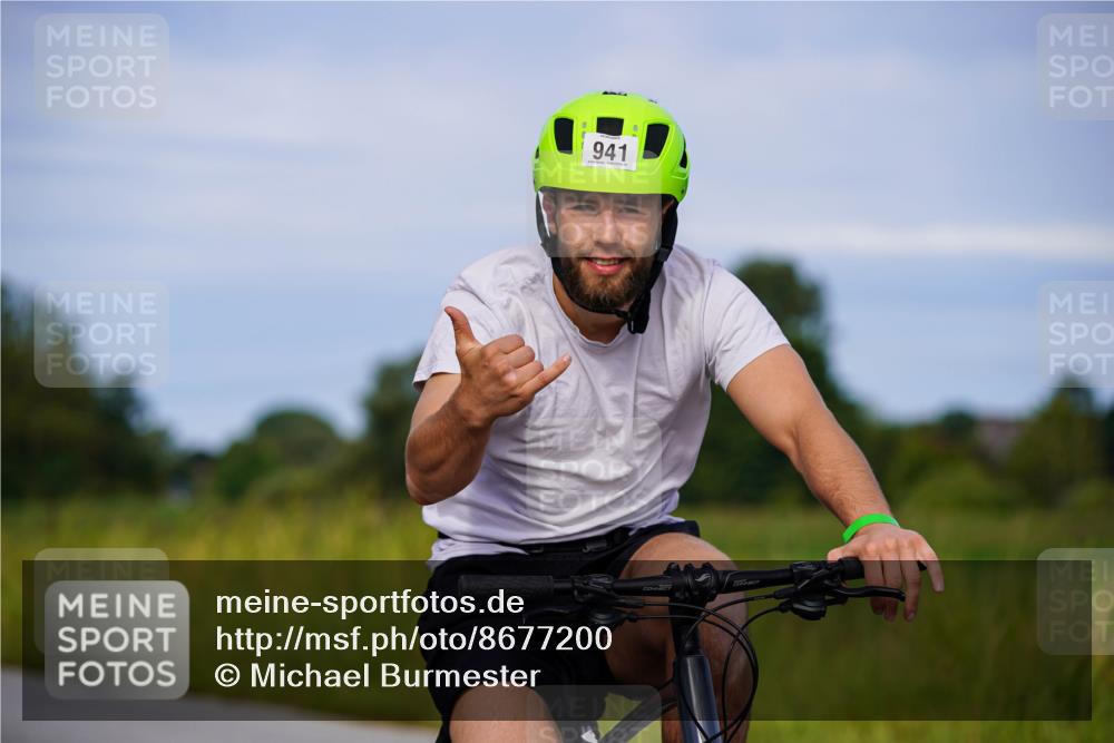 31.08.2025 - Elbe Triathlon Hamburg Michael Burmester http://msf.ph/oto/8677200 31.08.2025 10:27:42 Radfahren 797, 941, 1038, 1059 meine-sportfotos.de