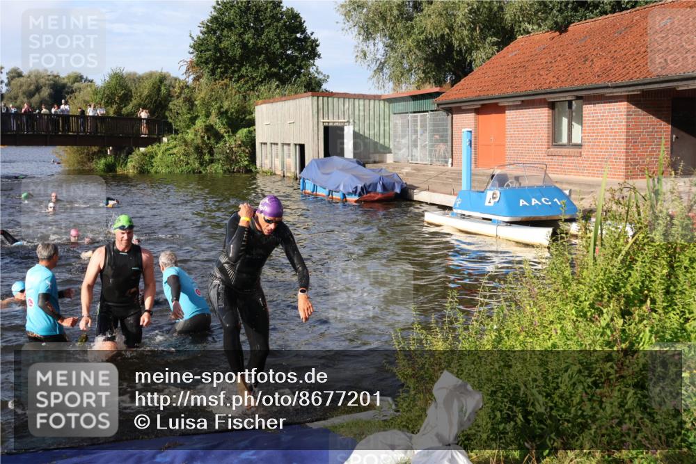 31.08.2025 - Elbe Triathlon Hamburg Luisa Fischer http://msf.ph/oto/8677201 31.08.2025 09:14:47 Schwimmen 427, 629, 715, 746 meine-sportfotos.de