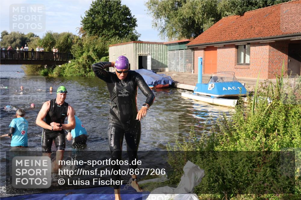 31.08.2025 - Elbe Triathlon Hamburg Luisa Fischer http://msf.ph/oto/8677206 31.08.2025 09:14:48 Schwimmen 427, 629, 715, 724, 746 meine-sportfotos.de