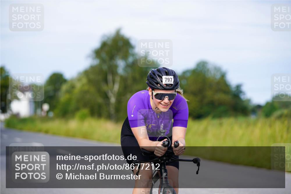 31.08.2025 - Elbe Triathlon Hamburg Michael Burmester http://msf.ph/oto/8677212 31.08.2025 10:27:46 Radfahren 401, 797, 1057, 1098, 1148 meine-sportfotos.de