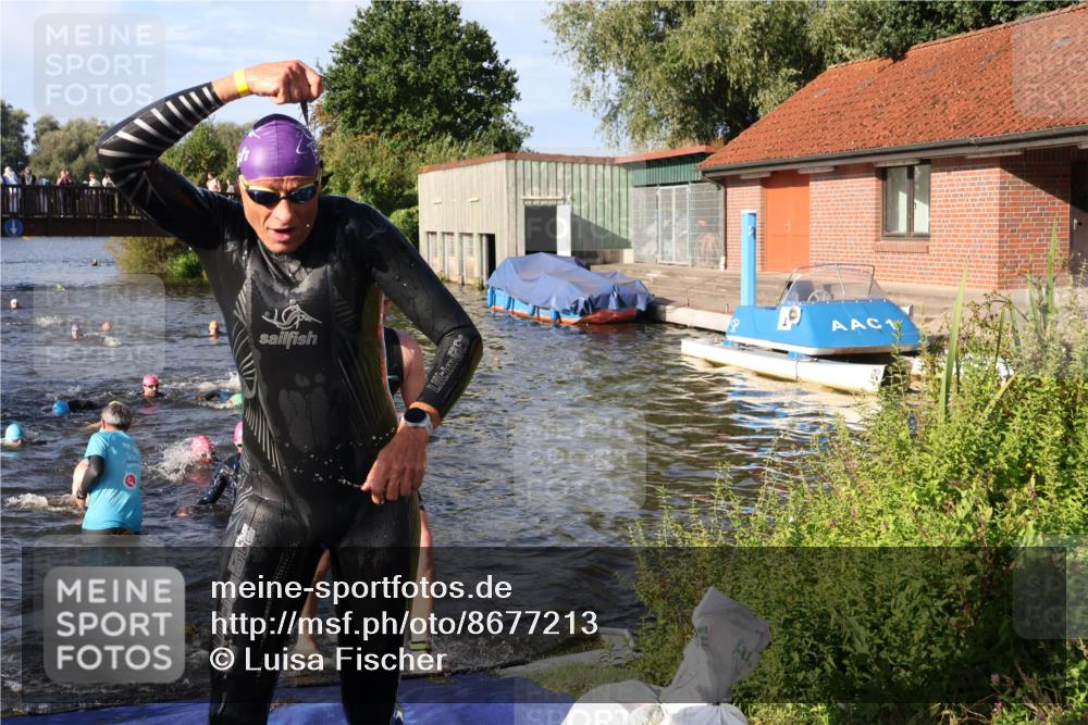 31.08.2025 - Elbe Triathlon Hamburg Luisa Fischer http://msf.ph/oto/8677213 31.08.2025 09:14:49 Schwimmen 427, 629, 715, 724, 746 meine-sportfotos.de