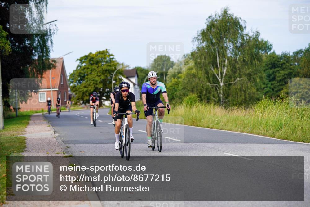 31.08.2025 - Elbe Triathlon Hamburg Michael Burmester http://msf.ph/oto/8677215 31.08.2025 10:27:48 Radfahren 401, 797, 1057, 1098, 1148 meine-sportfotos.de