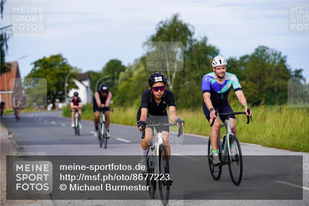 31.08.2025 - Elbe Triathlon Hamburg Michael Burmester http://msf.ph/oto/8677223 31.08.2025 10:27:49 Radfahren 401, 779, 1057, 1098, 1148 meine-sportfotos.de