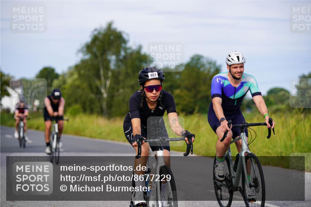 31.08.2025 - Elbe Triathlon Hamburg Michael Burmester http://msf.ph/oto/8677229 31.08.2025 10:27:49 Radfahren 401, 779, 1057, 1098, 1148 meine-sportfotos.de