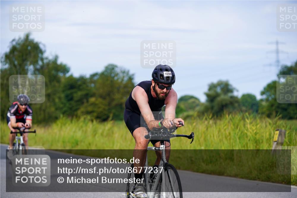 31.08.2025 - Elbe Triathlon Hamburg Michael Burmester http://msf.ph/oto/8677237 31.08.2025 10:27:51 Radfahren 401, 779, 1057, 1098, 1148 meine-sportfotos.de