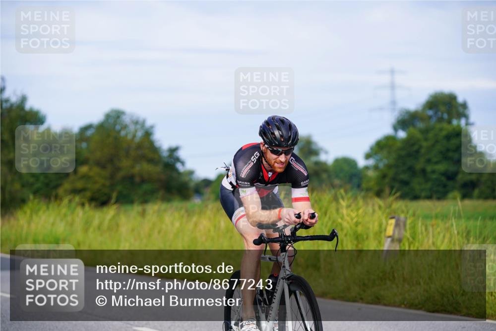 31.08.2025 - Elbe Triathlon Hamburg Michael Burmester http://msf.ph/oto/8677243 31.08.2025 10:27:52 Radfahren 401, 779, 1057, 1098, 1148 meine-sportfotos.de