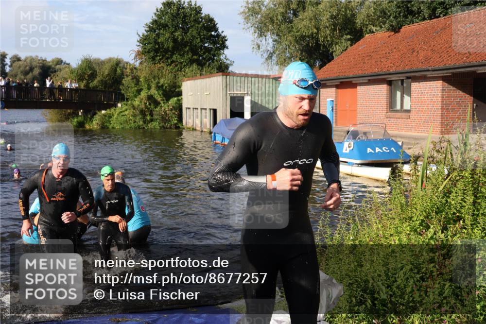 31.08.2025 - Elbe Triathlon Hamburg Luisa Fischer http://msf.ph/oto/8677257 31.08.2025 09:15:02 Schwimmen 466, 605, 610, 716, 724, 728 meine-sportfotos.de