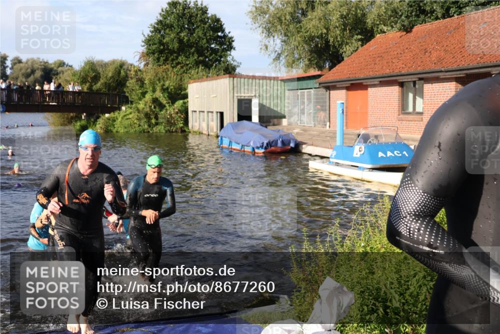 31.08.2025 - Elbe Triathlon Hamburg Luisa Fischer http://msf.ph/oto/8677260 31.08.2025 09:15:02 Schwimmen 466, 605, 610, 716, 724, 728 meine-sportfotos.de