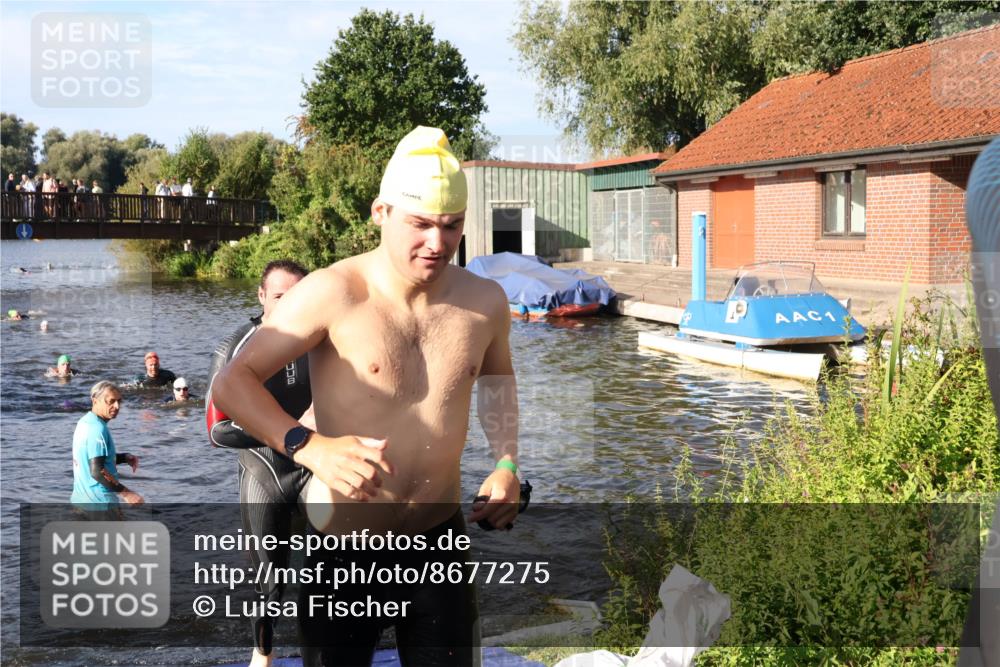 31.08.2025 - Elbe Triathlon Hamburg Luisa Fischer http://msf.ph/oto/8677275 31.08.2025 09:15:05 Schwimmen 466, 605, 610, 716, 728 meine-sportfotos.de
