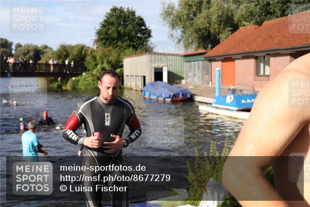 31.08.2025 - Elbe Triathlon Hamburg Luisa Fischer http://msf.ph/oto/8677279 31.08.2025 09:15:06 Schwimmen 466, 610, 716, 728 meine-sportfotos.de