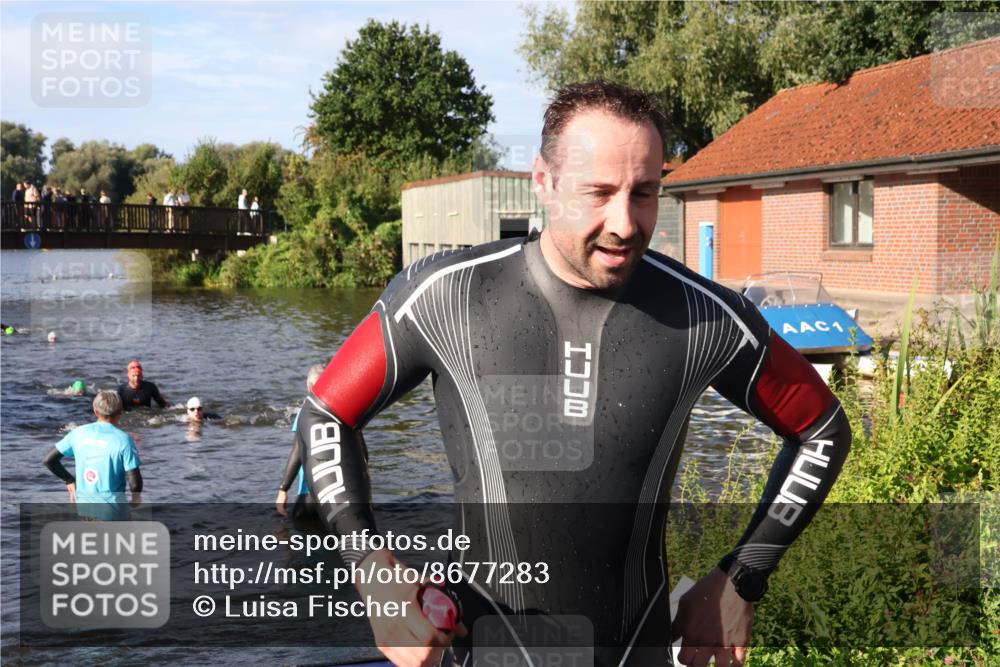 31.08.2025 - Elbe Triathlon Hamburg Luisa Fischer http://msf.ph/oto/8677283 31.08.2025 09:15:07 Schwimmen 466, 562, 610, 716, 728 meine-sportfotos.de