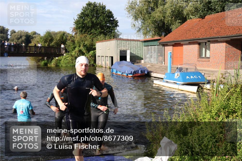 31.08.2025 - Elbe Triathlon Hamburg Luisa Fischer http://msf.ph/oto/8677309 31.08.2025 09:15:20 Schwimmen 419, 562, 567, 625, 660 meine-sportfotos.de