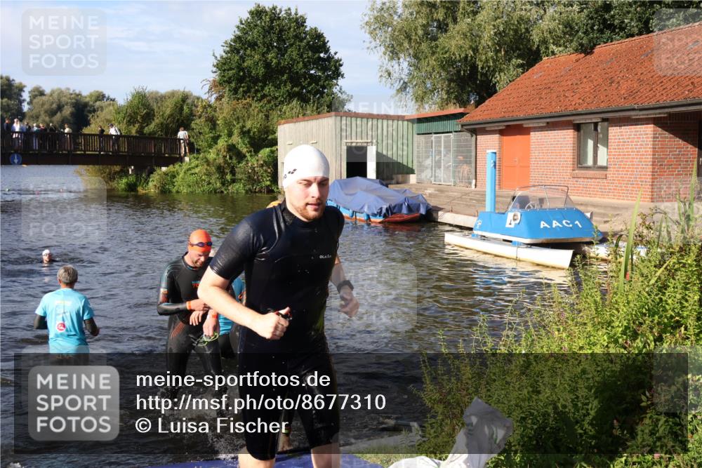 31.08.2025 - Elbe Triathlon Hamburg Luisa Fischer http://msf.ph/oto/8677310 31.08.2025 09:15:21 Schwimmen 419, 562, 567, 625, 660 meine-sportfotos.de