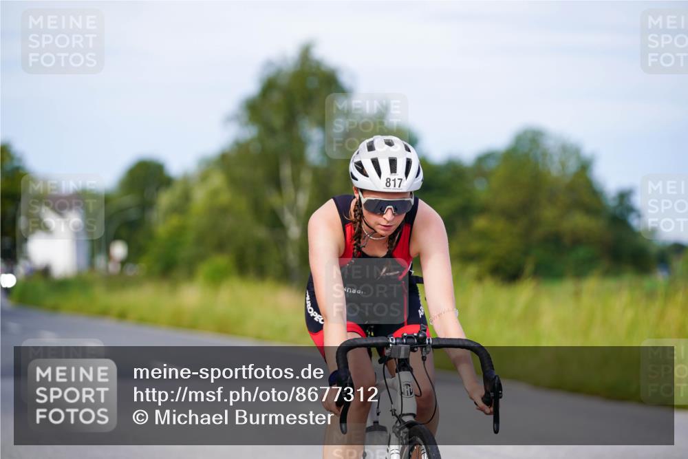 31.08.2025 - Elbe Triathlon Hamburg Michael Burmester http://msf.ph/oto/8677312 31.08.2025 10:28:17 Radfahren 813, 817, 866 meine-sportfotos.de