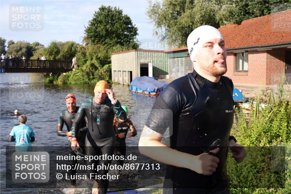 31.08.2025 - Elbe Triathlon Hamburg Luisa Fischer http://msf.ph/oto/8677313 31.08.2025 09:15:21 Schwimmen 419, 562, 567, 625, 660 meine-sportfotos.de