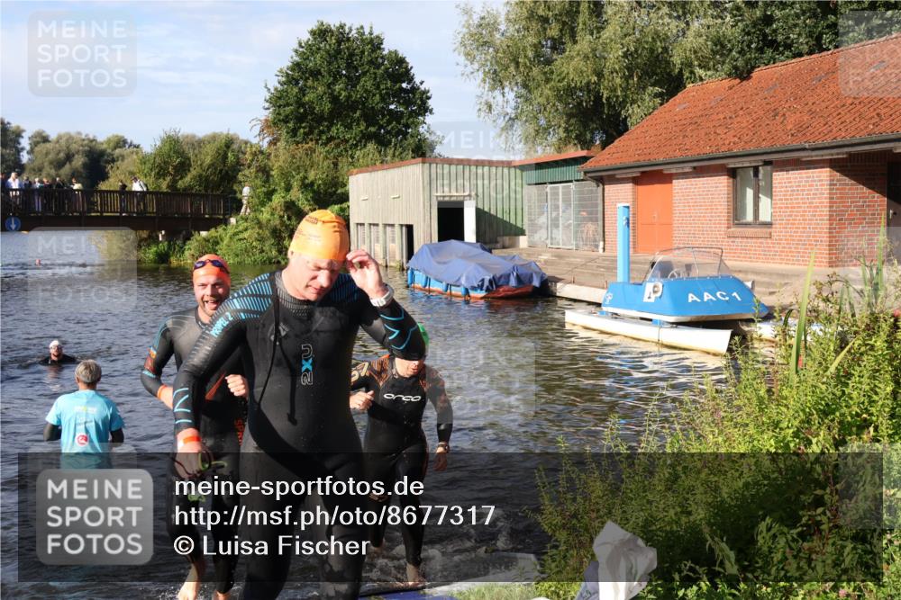 31.08.2025 - Elbe Triathlon Hamburg Luisa Fischer http://msf.ph/oto/8677317 31.08.2025 09:15:22 Schwimmen 419, 567, 625, 660 meine-sportfotos.de