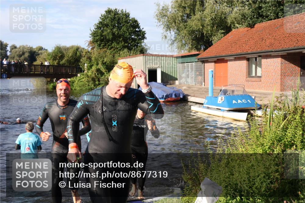 31.08.2025 - Elbe Triathlon Hamburg Luisa Fischer http://msf.ph/oto/8677319 31.08.2025 09:15:22 Schwimmen 419, 567, 625, 660 meine-sportfotos.de