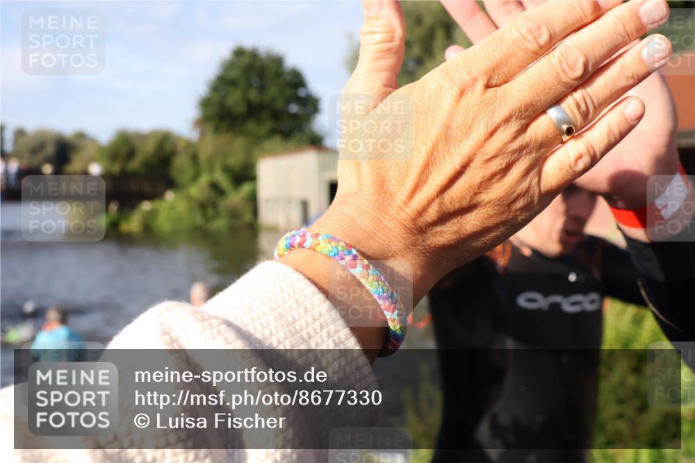 31.08.2025 - Elbe Triathlon Hamburg Luisa Fischer http://msf.ph/oto/8677330 31.08.2025 09:15:25 Schwimmen 567, 625, 660, 725 meine-sportfotos.de