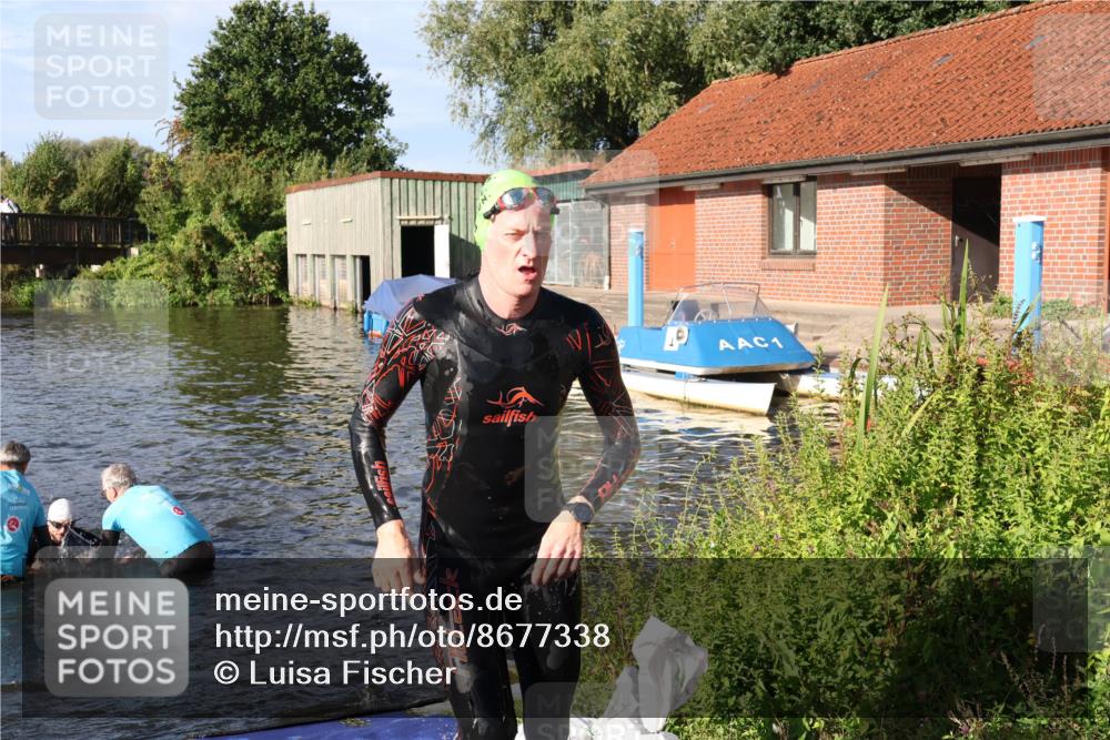 31.08.2025 - Elbe Triathlon Hamburg Luisa Fischer http://msf.ph/oto/8677338 31.08.2025 09:15:34 Schwimmen 486, 725 meine-sportfotos.de