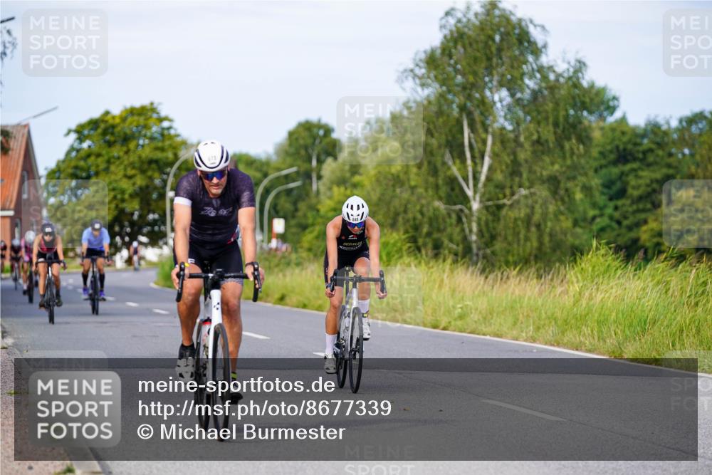 31.08.2025 - Elbe Triathlon Hamburg Michael Burmester http://msf.ph/oto/8677339 31.08.2025 10:28:32 Radfahren 673, 722, 748, 815, 848, 876 meine-sportfotos.de