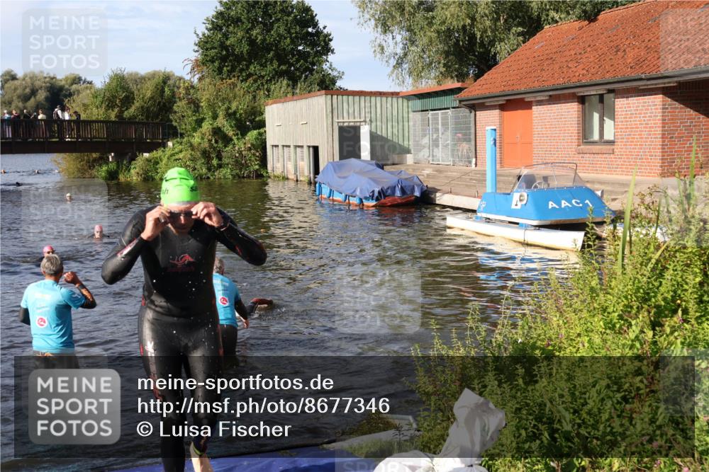 31.08.2025 - Elbe Triathlon Hamburg Luisa Fischer http://msf.ph/oto/8677346 31.08.2025 09:16:13 Schwimmen 678, 743 meine-sportfotos.de