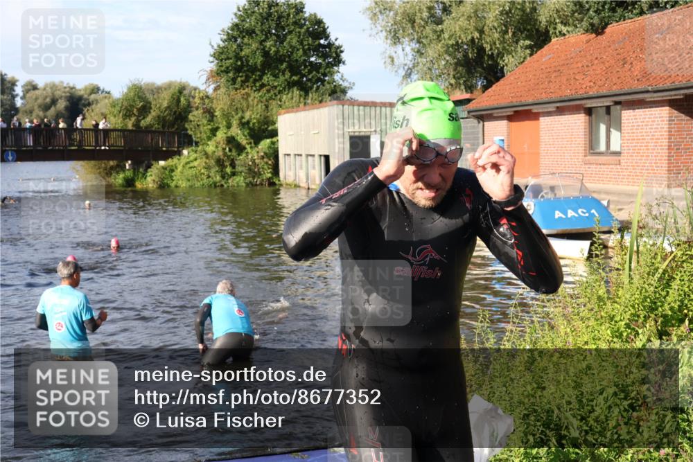 31.08.2025 - Elbe Triathlon Hamburg Luisa Fischer http://msf.ph/oto/8677352 31.08.2025 09:16:15 Schwimmen 678, 743 meine-sportfotos.de