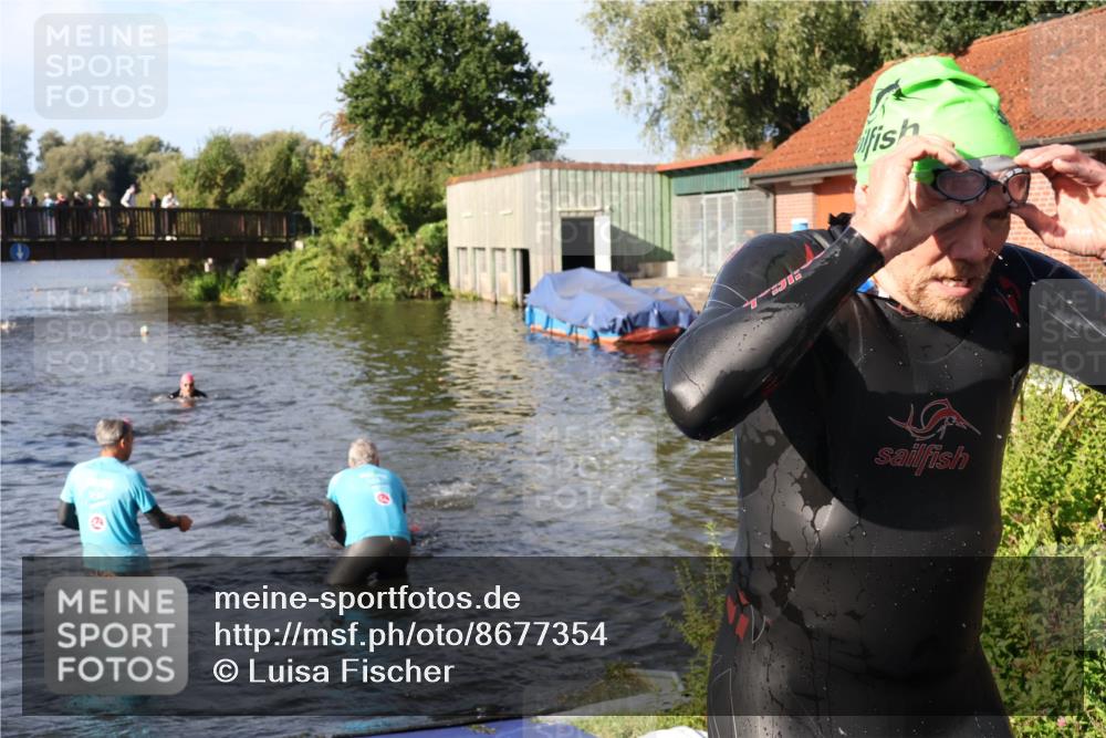 31.08.2025 - Elbe Triathlon Hamburg Luisa Fischer http://msf.ph/oto/8677354 31.08.2025 09:16:15 Schwimmen 678, 743 meine-sportfotos.de