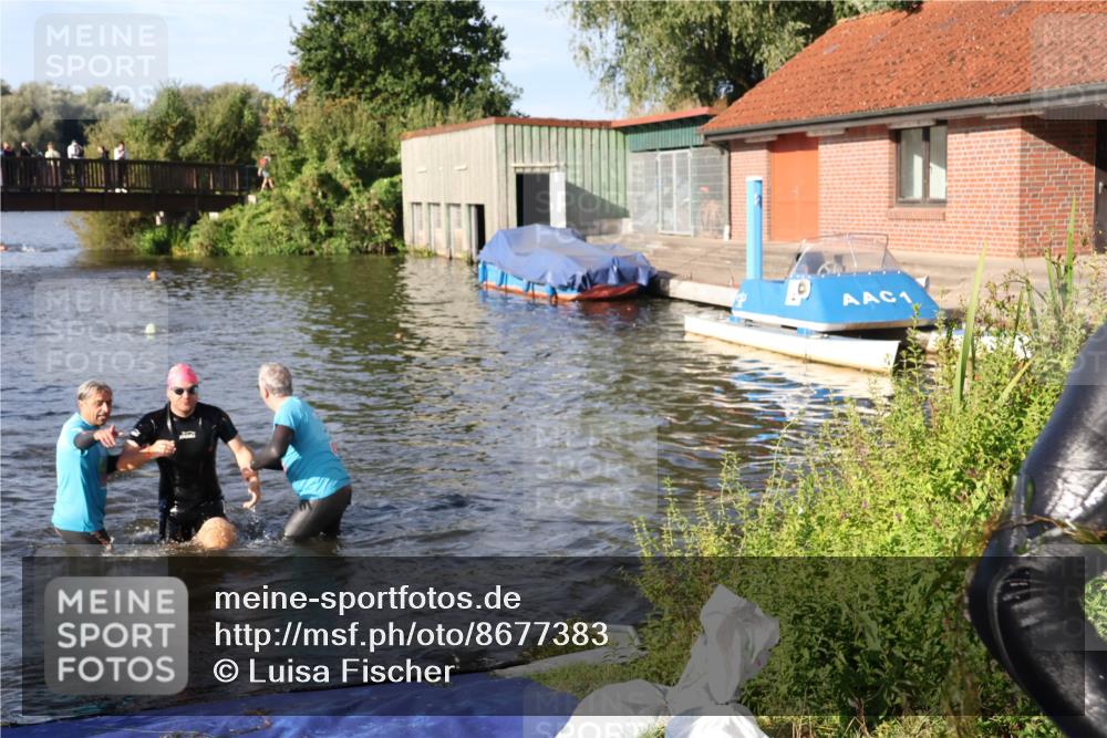 31.08.2025 - Elbe Triathlon Hamburg Luisa Fischer http://msf.ph/oto/8677383 31.08.2025 09:16:33 Schwimmen 590, 599, 606 meine-sportfotos.de
