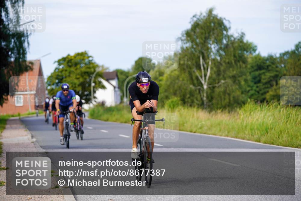 31.08.2025 - Elbe Triathlon Hamburg Michael Burmester http://msf.ph/oto/8677387 31.08.2025 10:28:42 Radfahren 701, 789, 852, 913, 991, 1123, 1219 meine-sportfotos.de