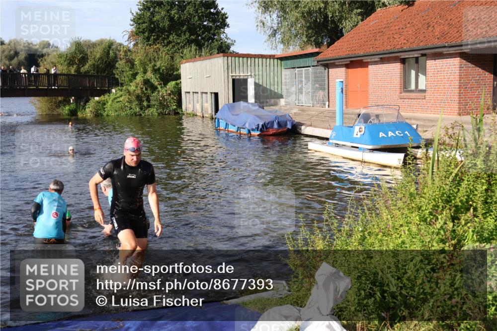 31.08.2025 - Elbe Triathlon Hamburg Luisa Fischer http://msf.ph/oto/8677393 31.08.2025 09:16:35 Schwimmen 590, 599, 606 meine-sportfotos.de