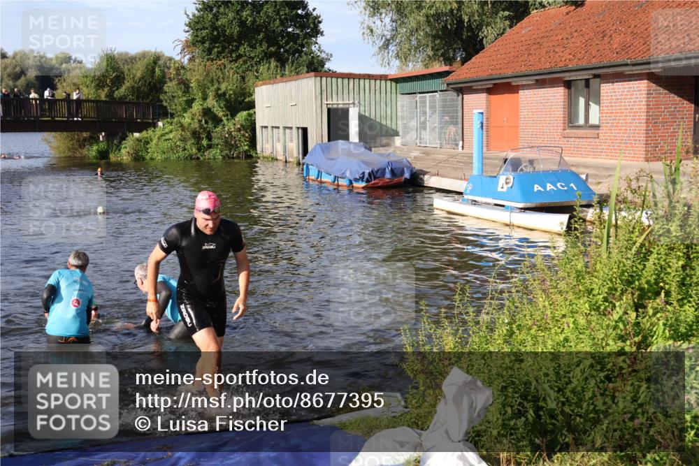 31.08.2025 - Elbe Triathlon Hamburg Luisa Fischer http://msf.ph/oto/8677395 31.08.2025 09:16:35 Schwimmen 590, 599, 606 meine-sportfotos.de