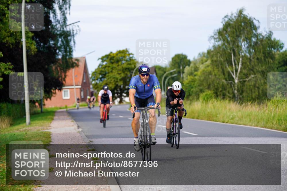 31.08.2025 - Elbe Triathlon Hamburg Michael Burmester http://msf.ph/oto/8677396 31.08.2025 10:28:43 Radfahren 701, 789, 852, 913, 991, 1123, 1219 meine-sportfotos.de