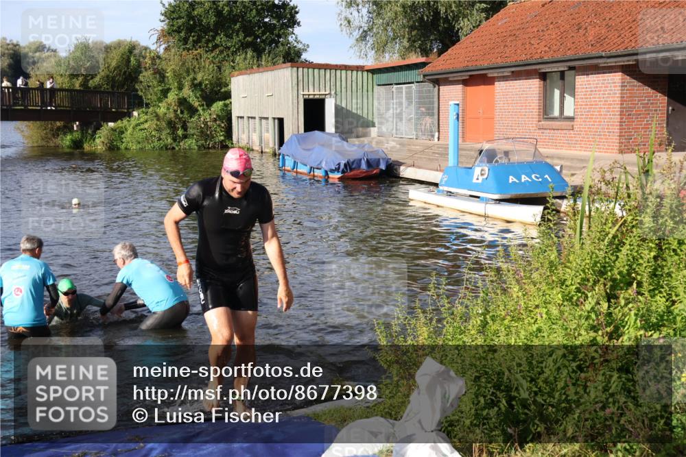 31.08.2025 - Elbe Triathlon Hamburg Luisa Fischer http://msf.ph/oto/8677398 31.08.2025 09:16:36 Schwimmen 599, 606 meine-sportfotos.de