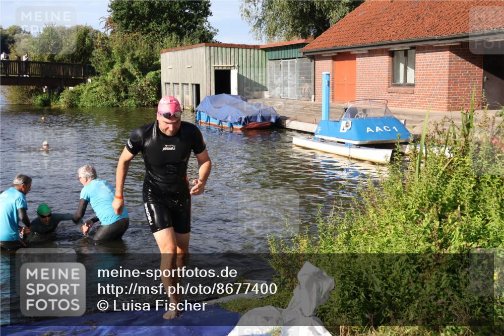 31.08.2025 - Elbe Triathlon Hamburg Luisa Fischer http://msf.ph/oto/8677400 31.08.2025 09:16:36 Schwimmen 599, 606 meine-sportfotos.de