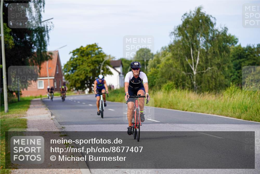 31.08.2025 - Elbe Triathlon Hamburg Michael Burmester http://msf.ph/oto/8677407 31.08.2025 10:28:46 Radfahren 701, 852, 991, 1219 meine-sportfotos.de