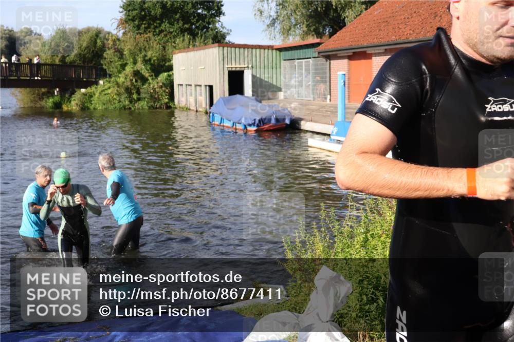 31.08.2025 - Elbe Triathlon Hamburg Luisa Fischer http://msf.ph/oto/8677411 31.08.2025 09:16:38 Schwimmen 599, 606 meine-sportfotos.de