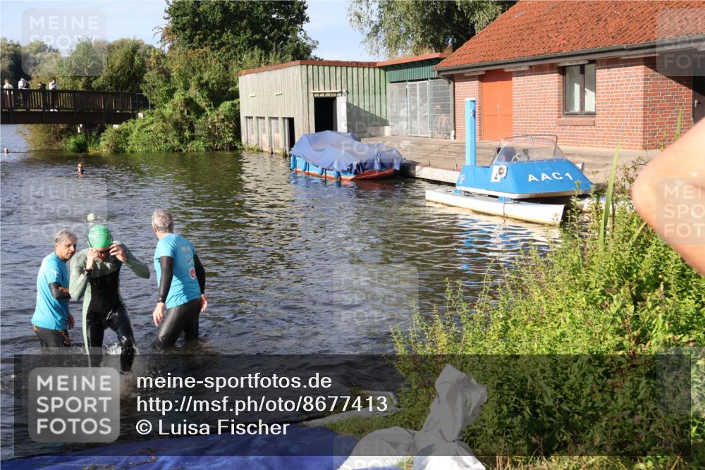 31.08.2025 - Elbe Triathlon Hamburg Luisa Fischer http://msf.ph/oto/8677413 31.08.2025 09:16:39 Schwimmen 599, 606 meine-sportfotos.de