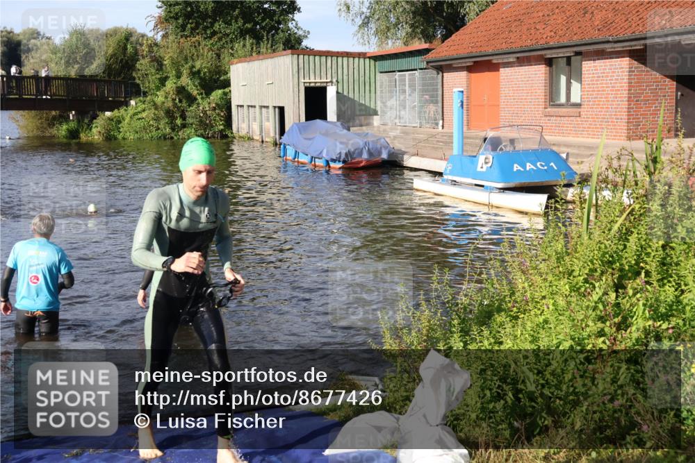 31.08.2025 - Elbe Triathlon Hamburg Luisa Fischer http://msf.ph/oto/8677426 31.08.2025 09:16:41 Schwimmen 599, 606 meine-sportfotos.de