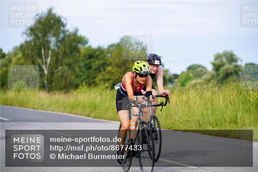 31.08.2025 - Elbe Triathlon Hamburg Michael Burmester http://msf.ph/oto/8677433 31.08.2025 10:28:55 Radfahren 833, 881, 884, 1160 meine-sportfotos.de