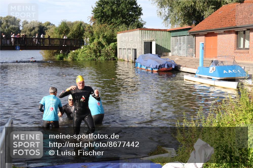 31.08.2025 - Elbe Triathlon Hamburg Luisa Fischer http://msf.ph/oto/8677442 31.08.2025 09:16:56 Schwimmen 569, 773 meine-sportfotos.de