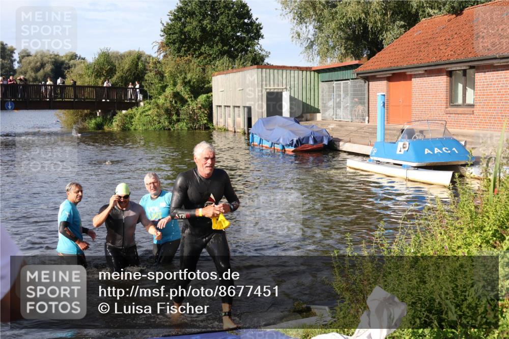 31.08.2025 - Elbe Triathlon Hamburg Luisa Fischer http://msf.ph/oto/8677451 31.08.2025 09:16:58 Schwimmen 569, 773 meine-sportfotos.de