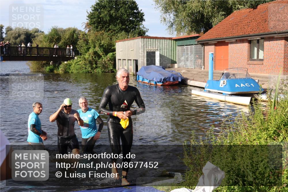 31.08.2025 - Elbe Triathlon Hamburg Luisa Fischer http://msf.ph/oto/8677452 31.08.2025 09:16:58 Schwimmen 569, 773 meine-sportfotos.de