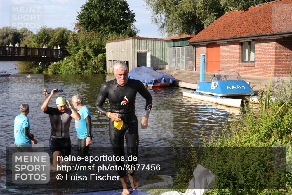 31.08.2025 - Elbe Triathlon Hamburg Luisa Fischer http://msf.ph/oto/8677456 31.08.2025 09:16:59 Schwimmen 569, 773 meine-sportfotos.de