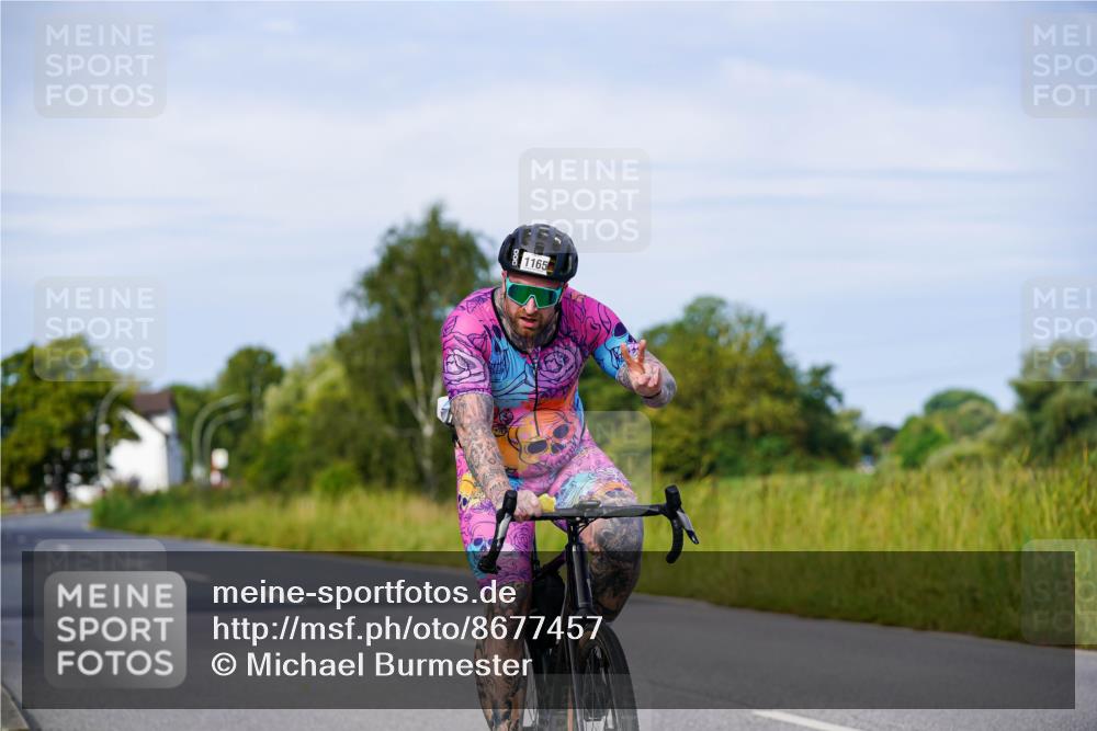 31.08.2025 - Elbe Triathlon Hamburg Michael Burmester http://msf.ph/oto/8677457 31.08.2025 10:29:09 Radfahren  meine-sportfotos.de