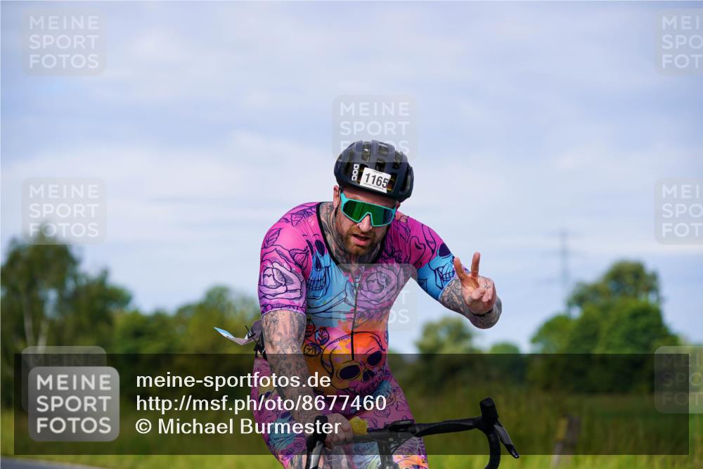 31.08.2025 - Elbe Triathlon Hamburg Michael Burmester http://msf.ph/oto/8677460 31.08.2025 10:29:09 Radfahren  meine-sportfotos.de
