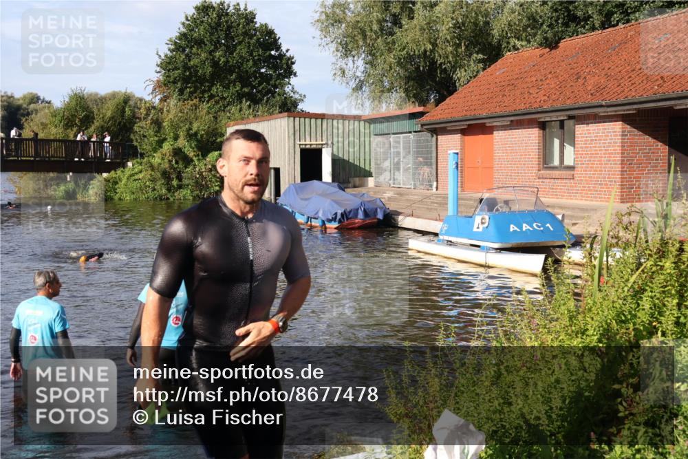 31.08.2025 - Elbe Triathlon Hamburg Luisa Fischer http://msf.ph/oto/8677478 31.08.2025 09:17:03 Schwimmen 569, 773 meine-sportfotos.de