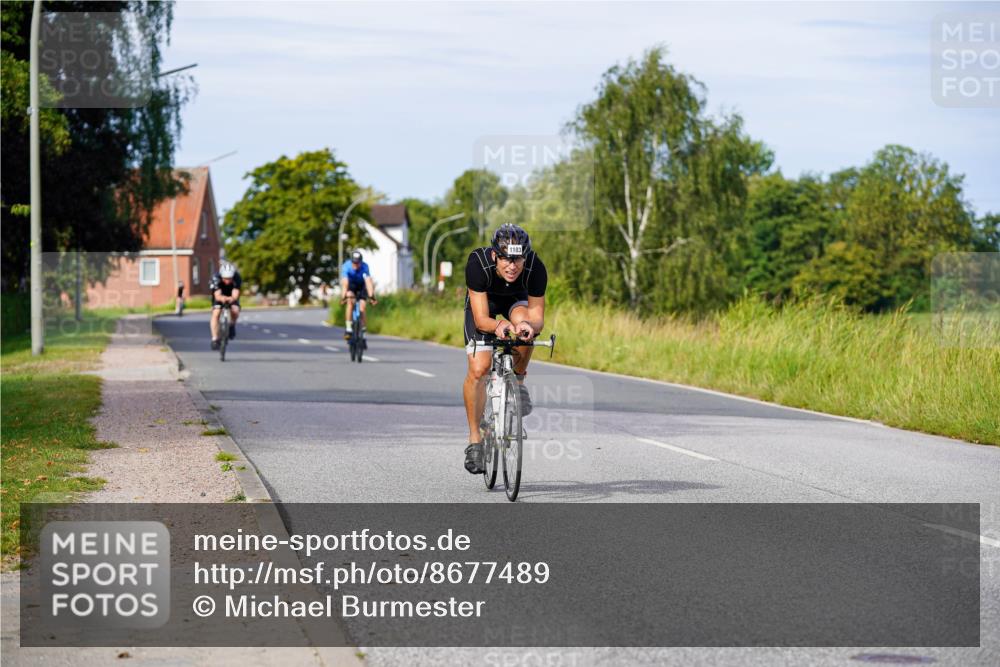 31.08.2025 - Elbe Triathlon Hamburg Michael Burmester http://msf.ph/oto/8677489 31.08.2025 10:29:25 Radfahren 667, 711, 837, 1183 meine-sportfotos.de