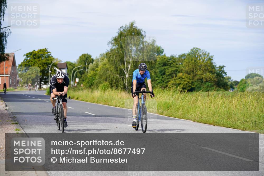 31.08.2025 - Elbe Triathlon Hamburg Michael Burmester http://msf.ph/oto/8677497 31.08.2025 10:29:28 Radfahren 667, 711, 1183 meine-sportfotos.de