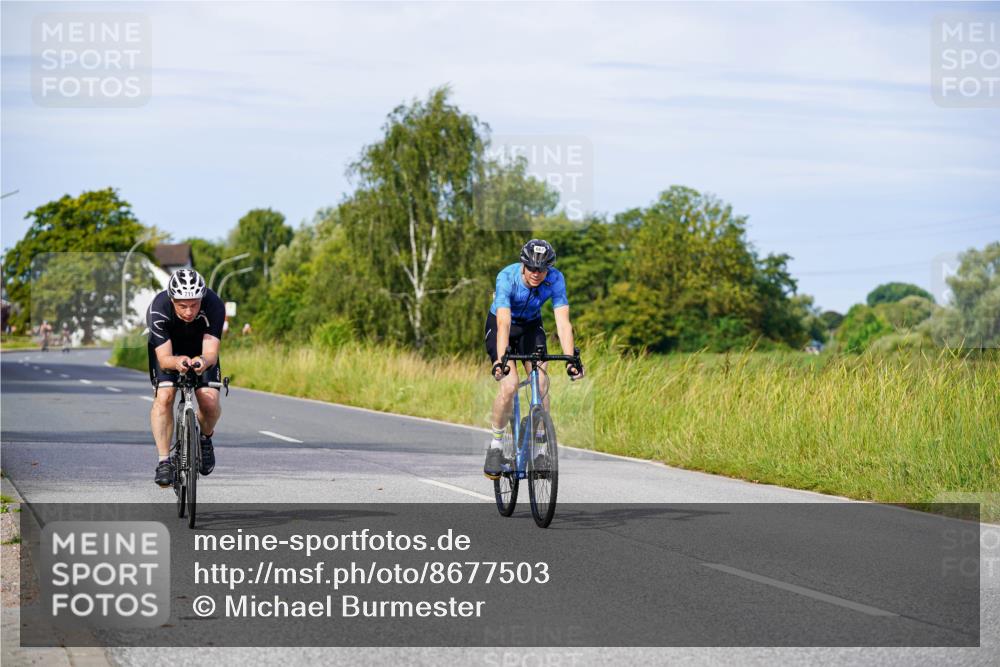 31.08.2025 - Elbe Triathlon Hamburg Michael Burmester http://msf.ph/oto/8677503 31.08.2025 10:29:28 Radfahren 667, 711, 1183 meine-sportfotos.de