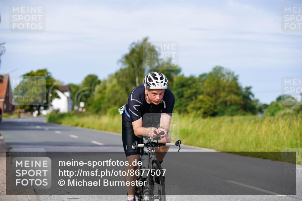 31.08.2025 - Elbe Triathlon Hamburg Michael Burmester http://msf.ph/oto/8677507 31.08.2025 10:29:30 Radfahren 667, 711 meine-sportfotos.de